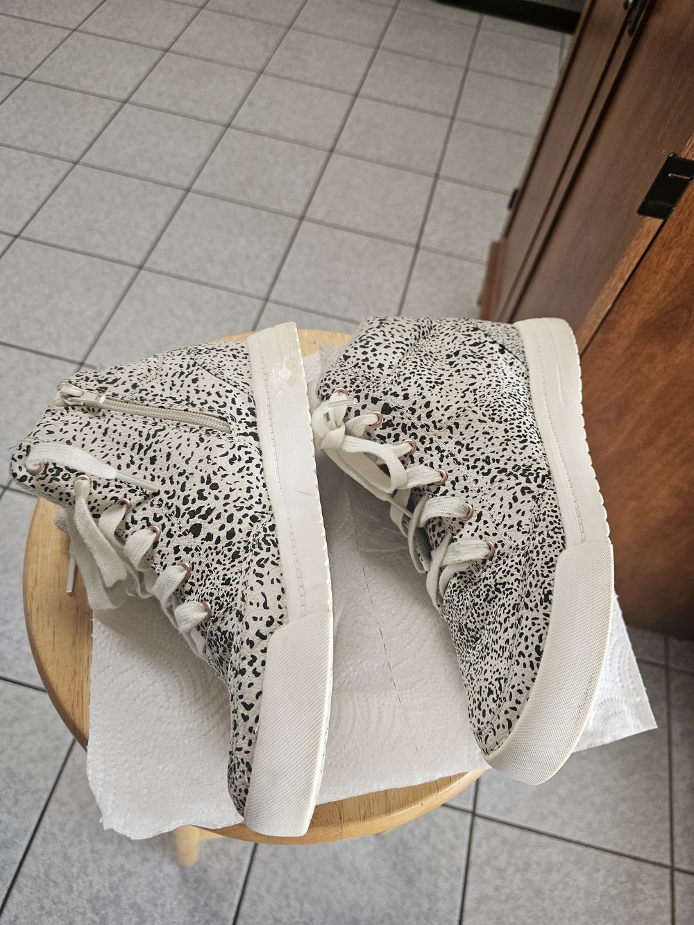 Roxy Women's High-Top Sneakers in Cream with Black Spot Print